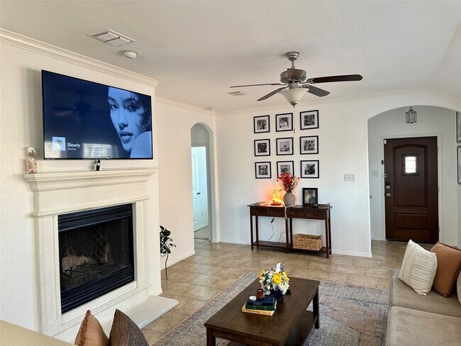 Building Photo - 3003 Rosemount Ln