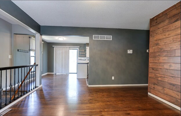 Building Photo - 3909 S Marshall Dr