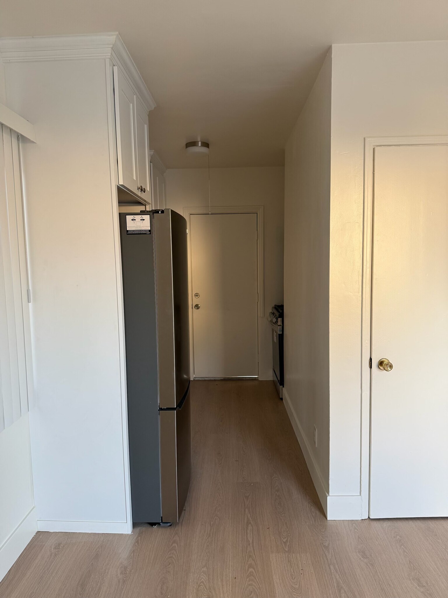 view of kitchenette - 6167 Riverside Ave