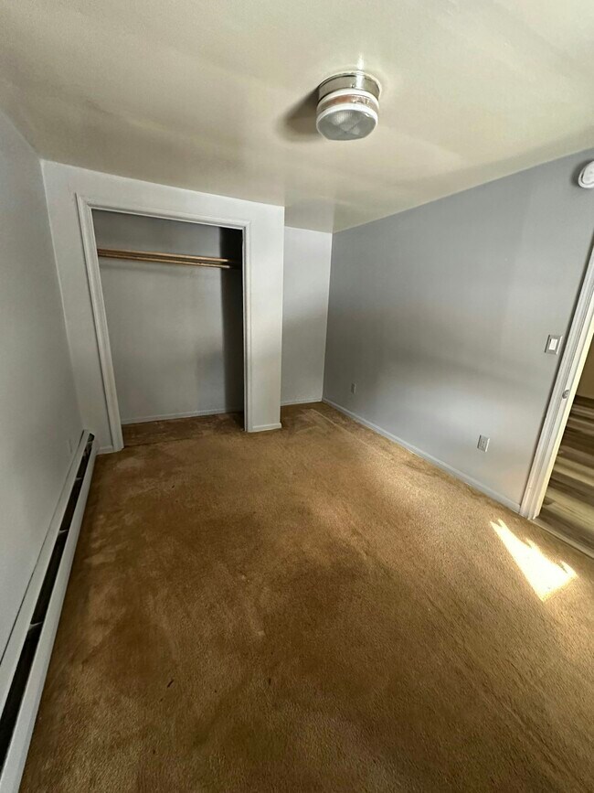 Building Photo - 2 W Big Spring Ave