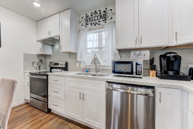 Building Photo - 2720 Truxillo St