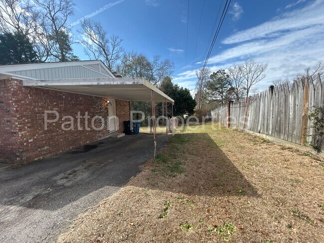 Building Photo - Saluda Gardens Home