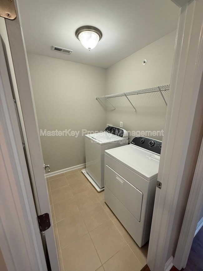 Building Photo - 9312 Lennox Laurel Cir