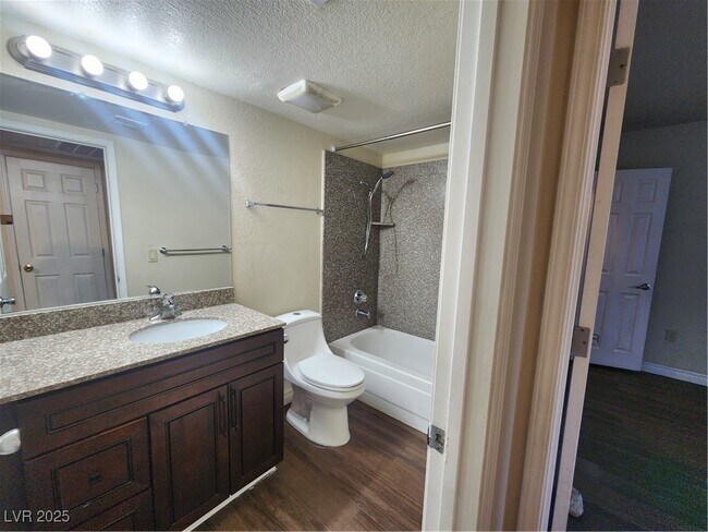Building Photo - 2606 S Durango Dr