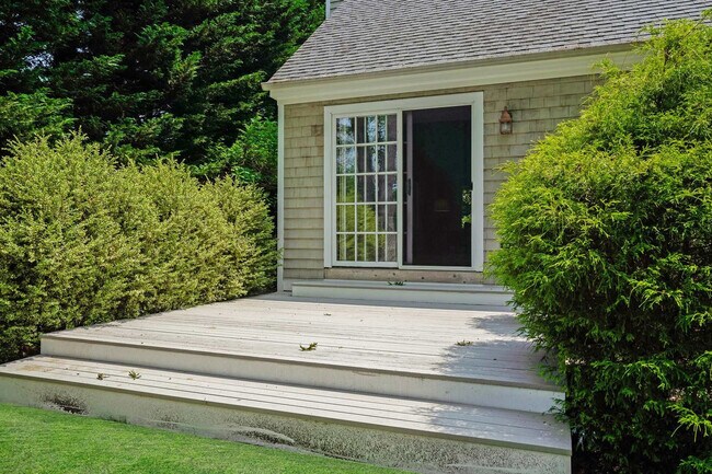 Building Photo - 11 The Pkwy