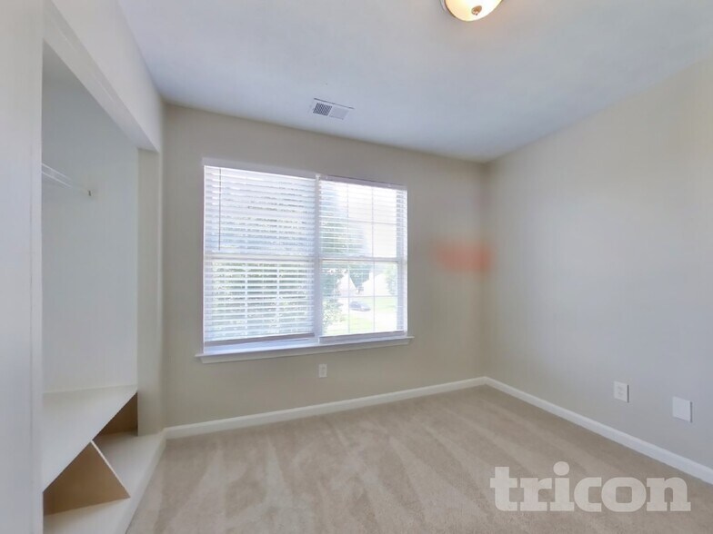 Building Photo - 1951 Hidden Valley Dr SW