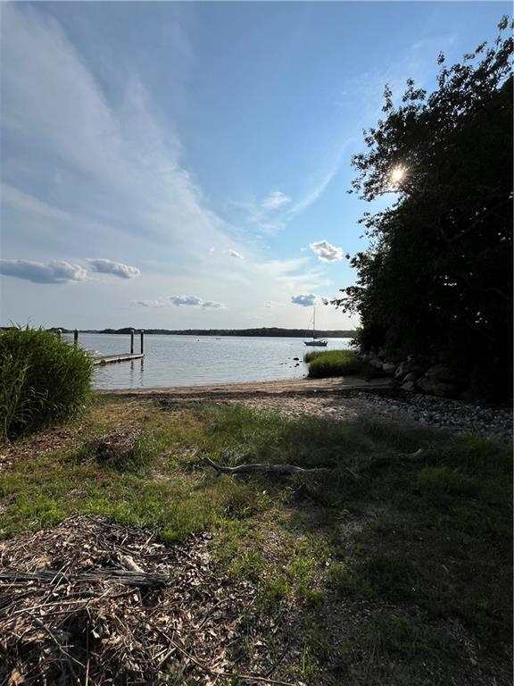 Building Photo - 7 Cove Rd