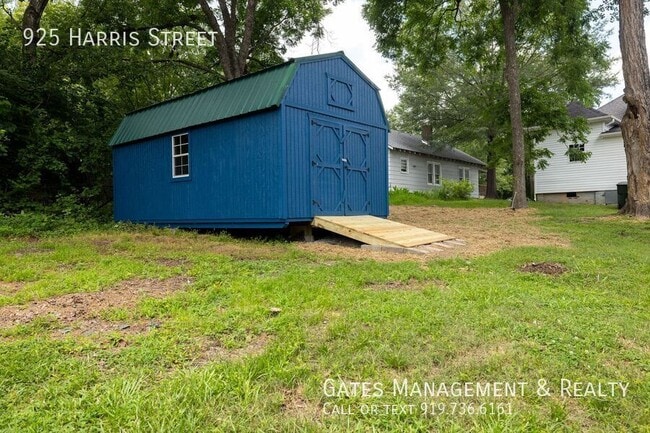 Building Photo - 925 Harris St