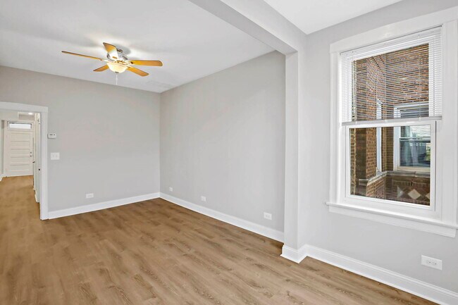 Building Photo - 2626 N Ridgeway Ave