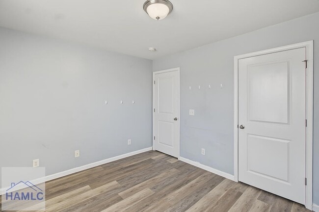 Building Photo - 141 Davila St