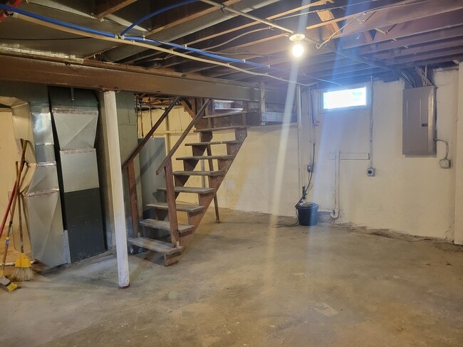 Basement - 3029 W Franklin St
