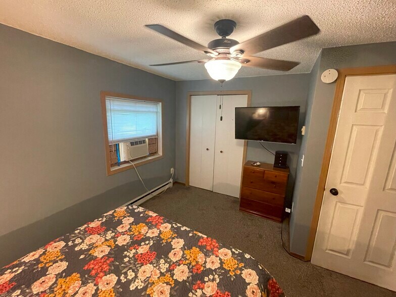 Building Photo - 2923 Heatherwood Cir S