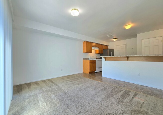 Building Photo - 1205 Frontier Cir E