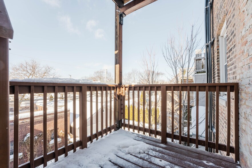 Building Photo - 5306 N Ashland Ave