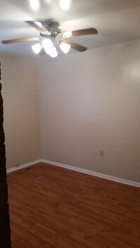Building Photo - Super cute 1 bedroom apartment on the South Side Flats!