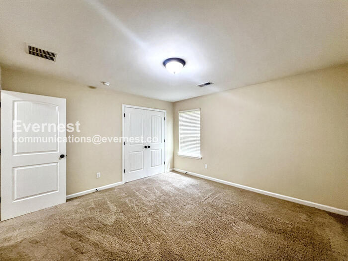 Building Photo - 6057 Abigail Bluffs Dr