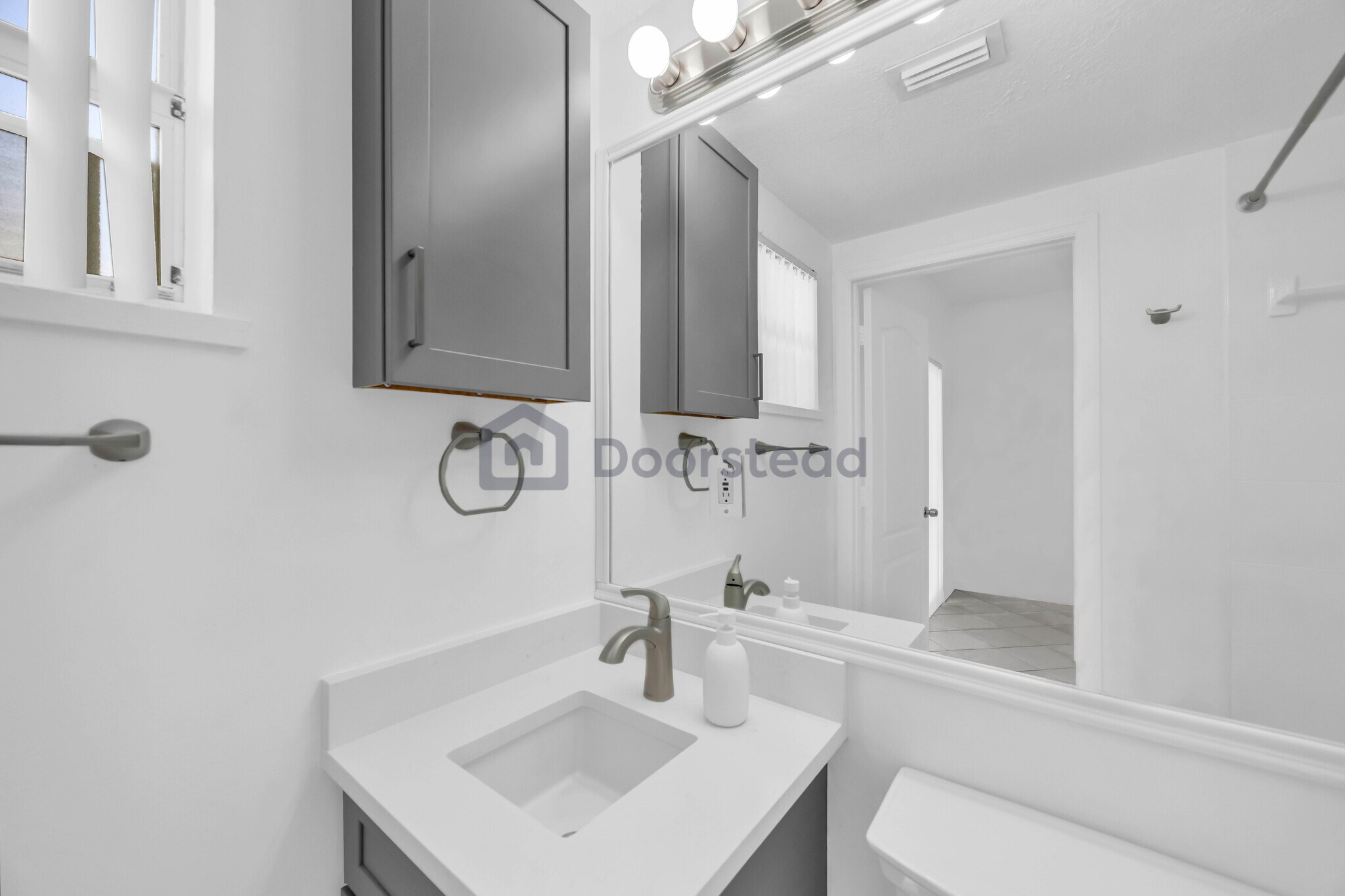 Building Photo - 3051 SW 27th Ave