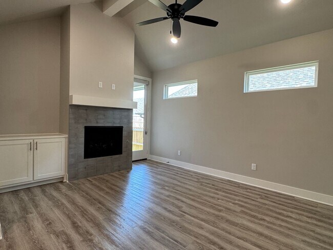 Building Photo - 7110 Alexander Dr
