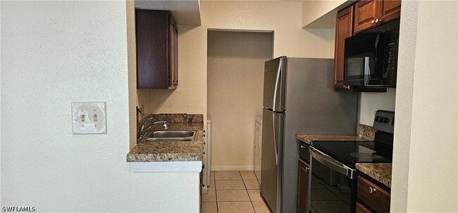 Building Photo - 2865 Winkler Ave