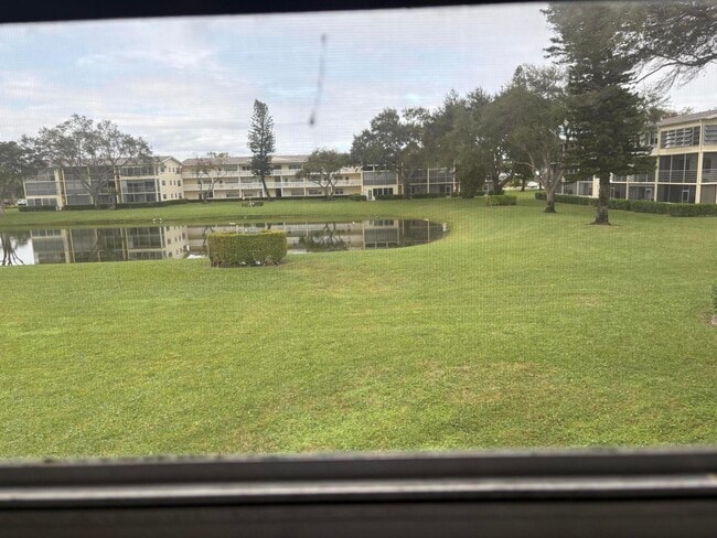 Building Photo - 186 Dorset E