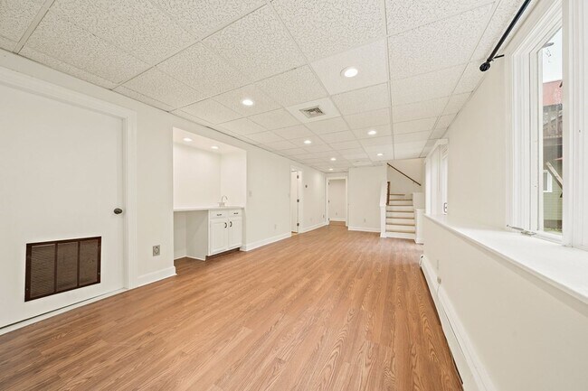 Building Photo - 11 Suban Pl