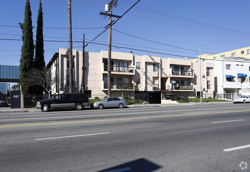 Primary Photo - 6819 Laurel Canyon Blvd.