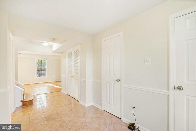 Building Photo - 4339 Cedarlake Ct