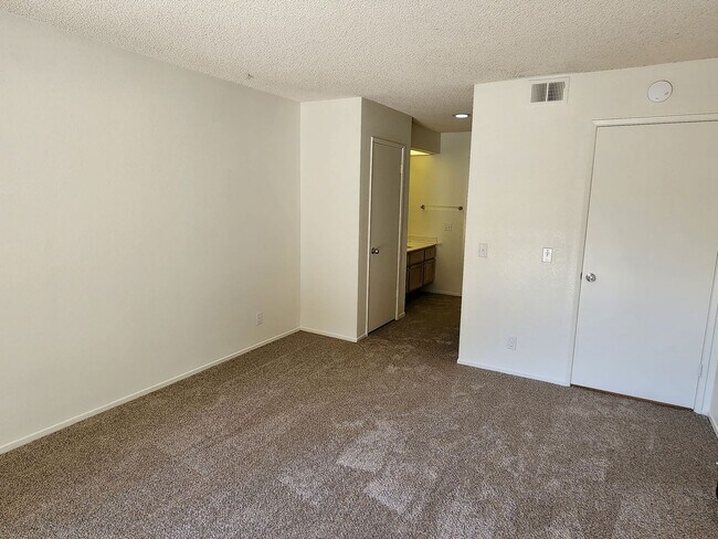 Building Photo - 28084 Lucaya