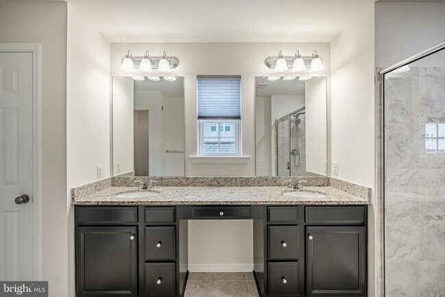 Building Photo - 720 Sun Valley Ct