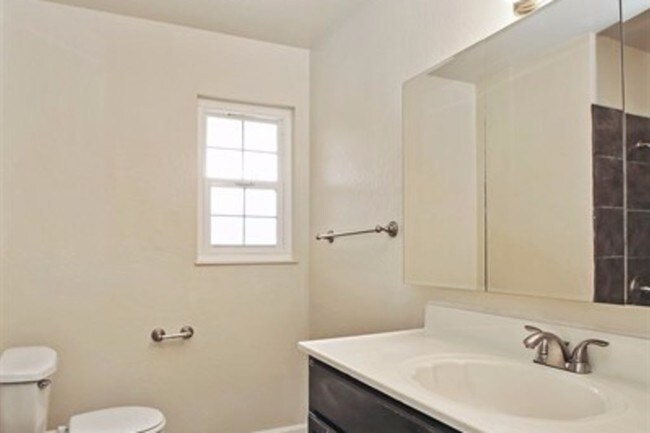 Building Photo - 2813 Rio Grande Dr