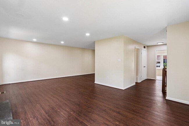 Building Photo - 7561 Heatherton Ln