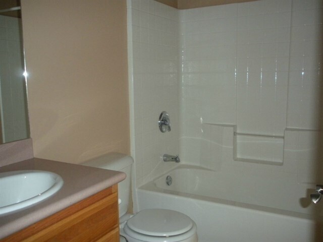 Building Photo - Sunland Townhome for Lease