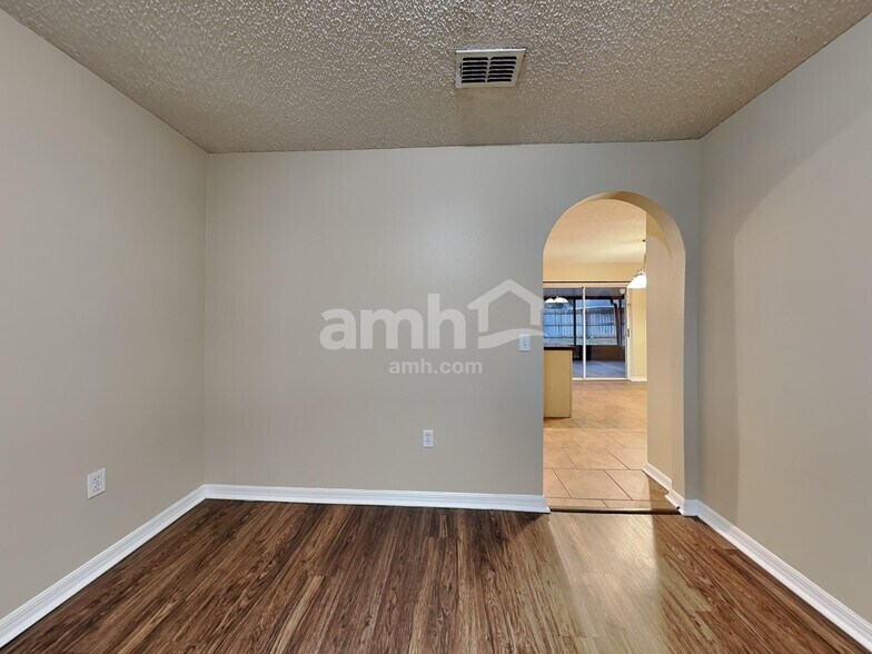 Building Photo - 1071 Royal Marquis Cir