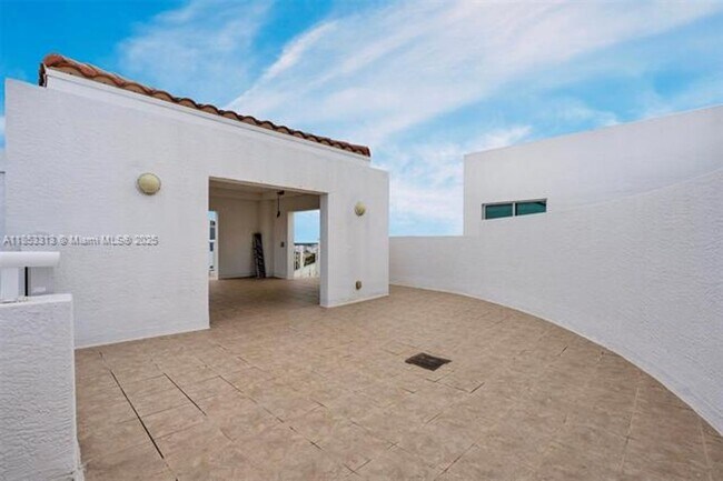 Building Photo - 3131 NE 188th St