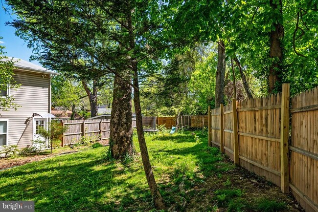 Building Photo - 11109 Hillsdale Dr