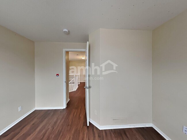 Building Photo - 651 Branding Iron Ln