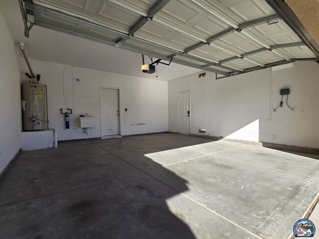 Building Photo - 1874 Farmer Dr