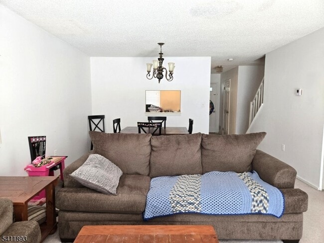 Building Photo - 27 Woodward Ln