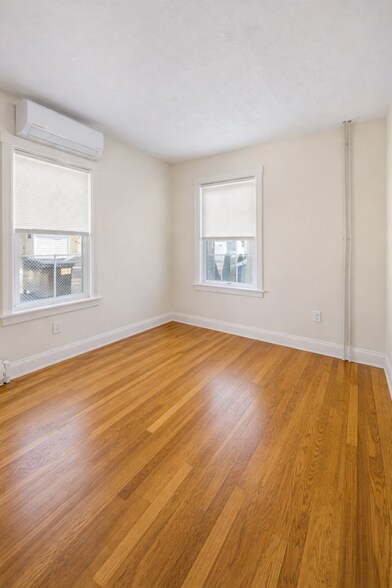 Building Photo - 49 Pope St