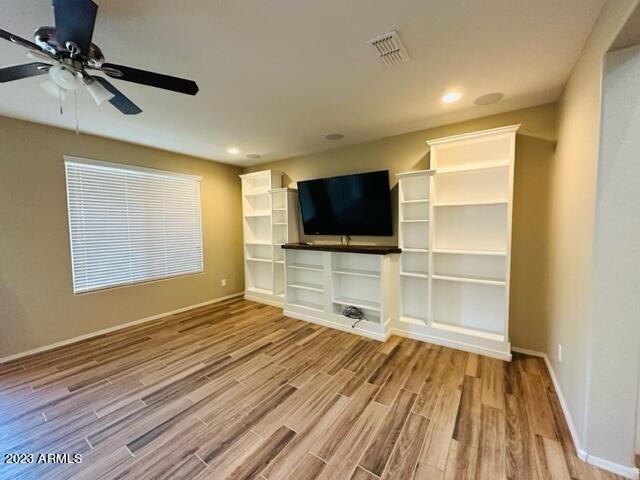 Building Photo - 9528 W Weeping Willow Rd