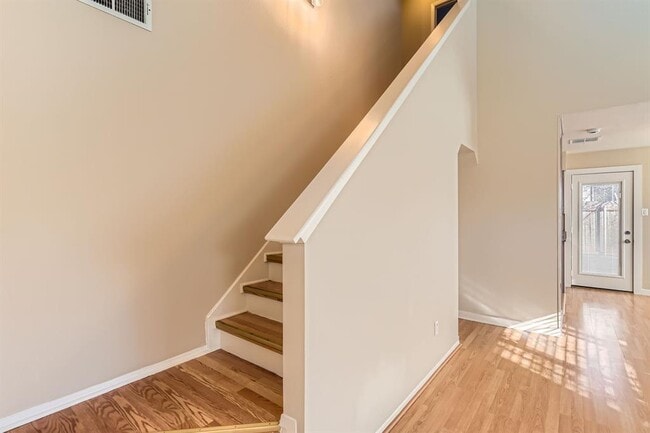 Building Photo - 708 Decker Prairie Dr