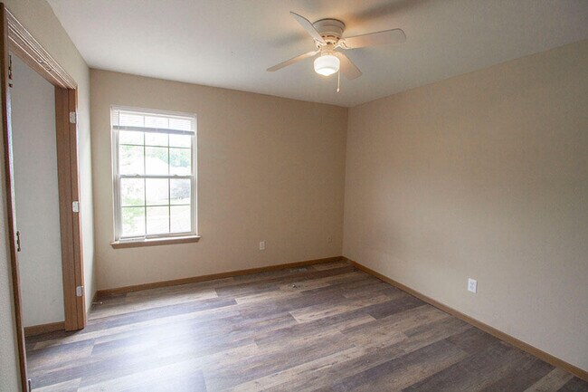 Building Photo - 1503 Greensboro Dr