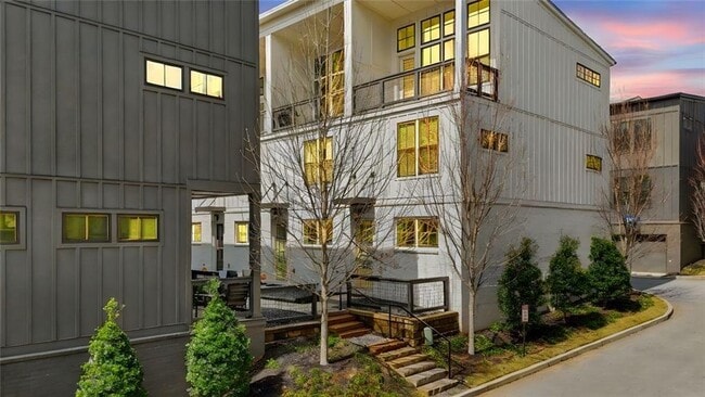 Building Photo - 900 Brees Ct