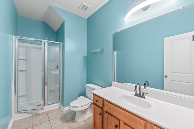 Building Photo - (Move-In Special) Charming 2-Bedroom, 2-Ba...