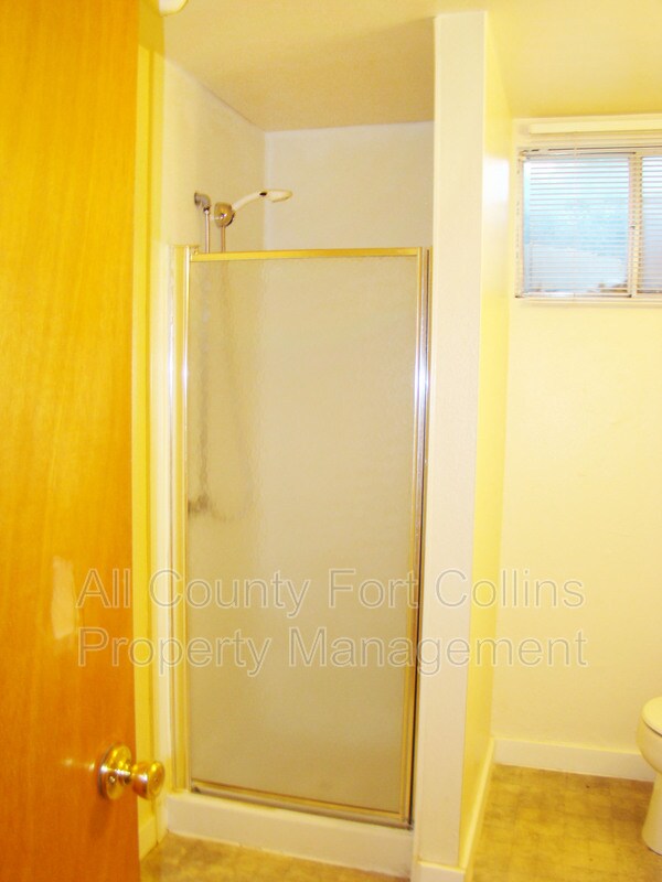 Building Photo - 1504 Brentwood Dr