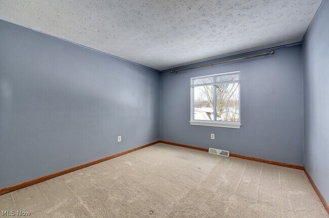 Building Photo - 13286 Boston Rd