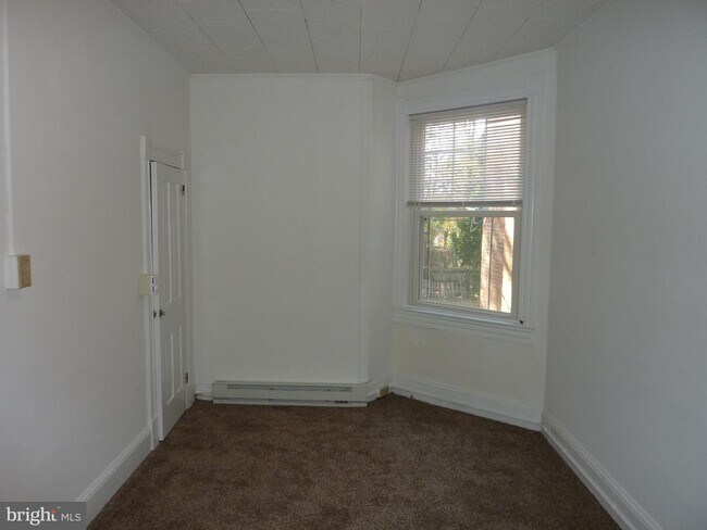 Building Photo - 408 Camden Ct