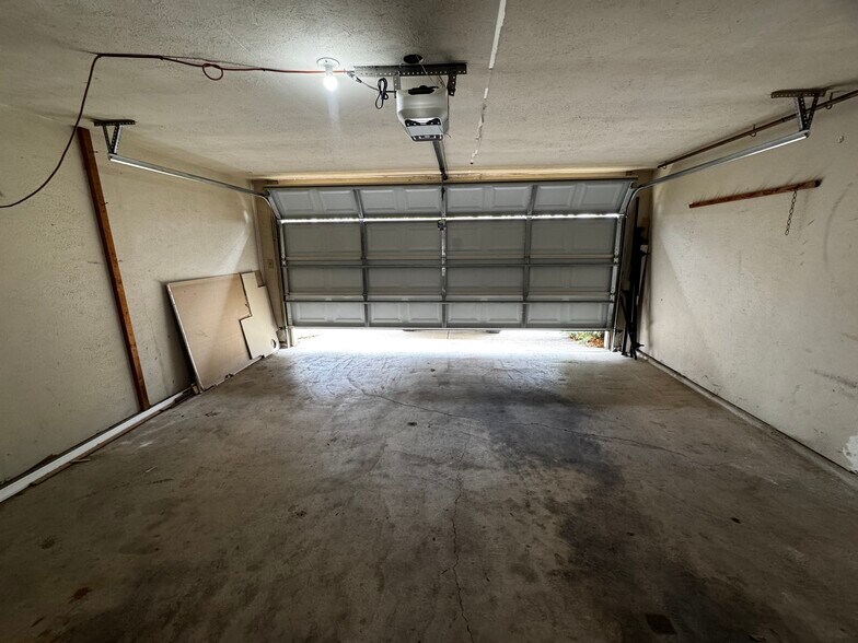 Building Photo - 7505 Whitewood Dr