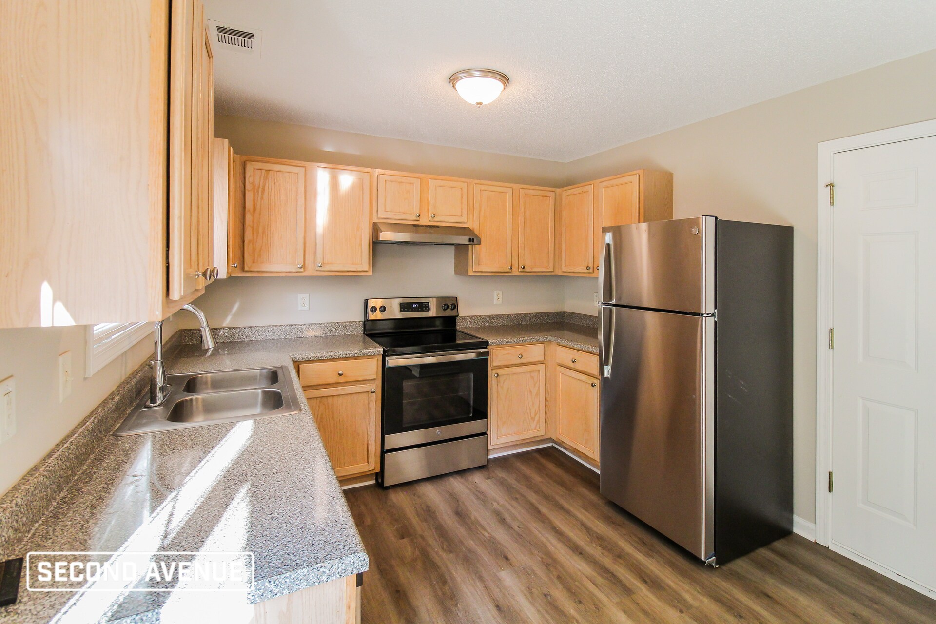 Building Photo - 7219 Ravenwood Ln