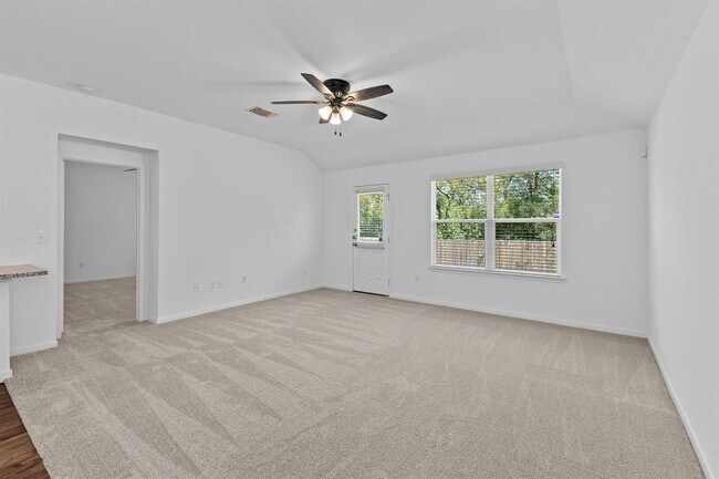 Building Photo - 19304 Great Falls Dr
